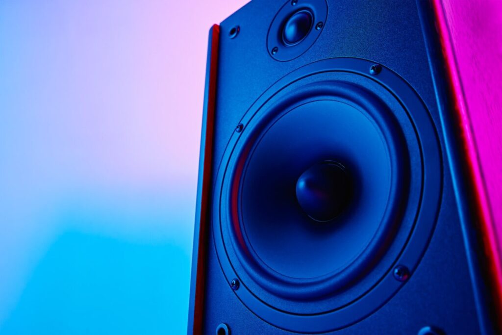 Soundbar czy kino domowe? Jak wybrać?