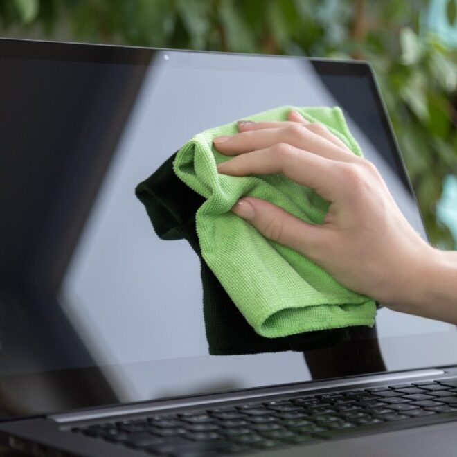 Kurz zabija wydajność laptopa. Jak dbać o jego czystość?