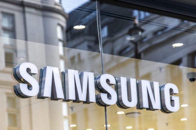 Nowe głośniki Wi-Fi Samsunga rozszerzą brzmienie telewizora. To inny pomysł niż soundbar