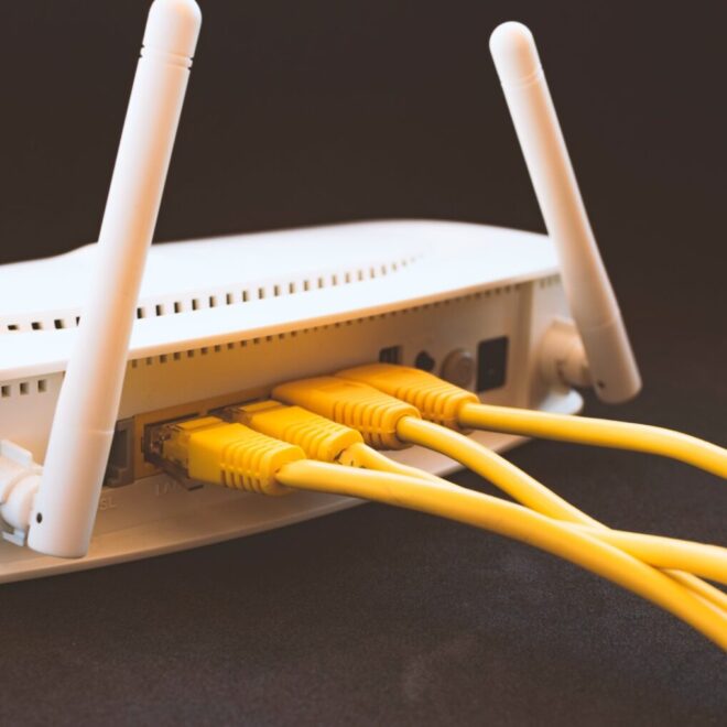 Twój internet zwalnia? Te ustawienia przyśpieszą domową sieć