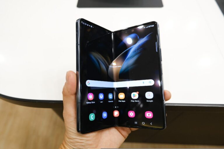 Motorola Razr Fold nadchodzi. Telefon składany jak książka