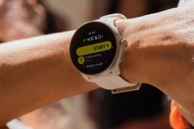 Smartwatch Suunto Race S Power tańszy o 660 zł. Drugi pasek gratis
