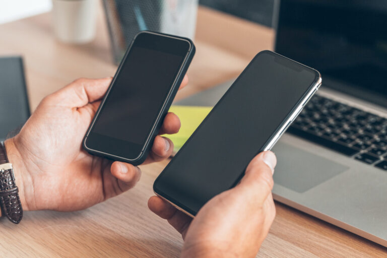 Jak przerzucić zdjęcia z telefonu na telefon?