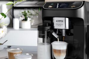 Ekspres Delonghi 500 zł tańszy w Neonet. Wyróżnia się nie tylko ceną